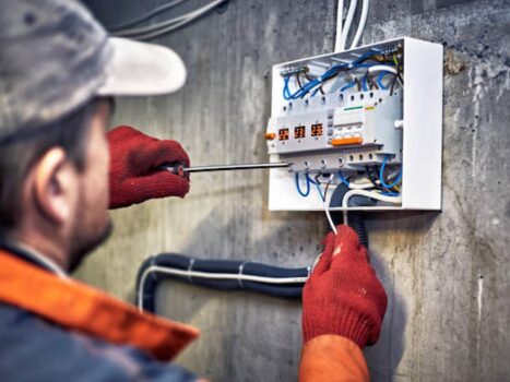 Commercial electricians